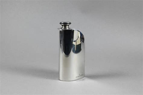 hip flasks ergonomic